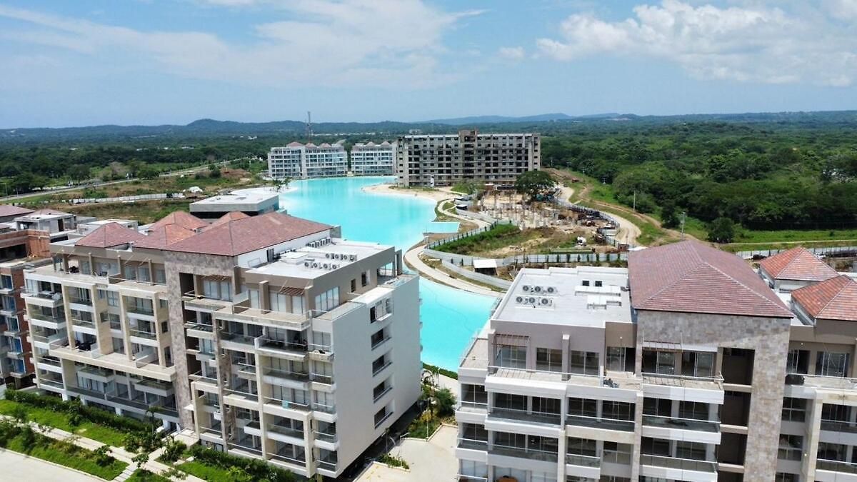 Con Piscina, Playa Y Cerca Aeropuerto De Cartagena