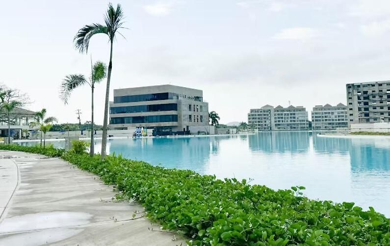 Apartment Con Piscina, Playa Y Cerca Aeropuerto De *
