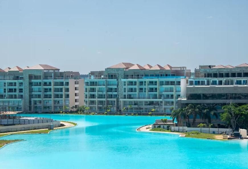 Apartment Con Piscina, Playa Y Cerca Aeropuerto De