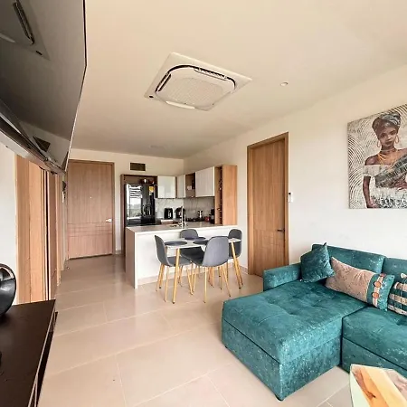 Con Piscina, Playa Y Cerca Aeropuerto De Apartamento