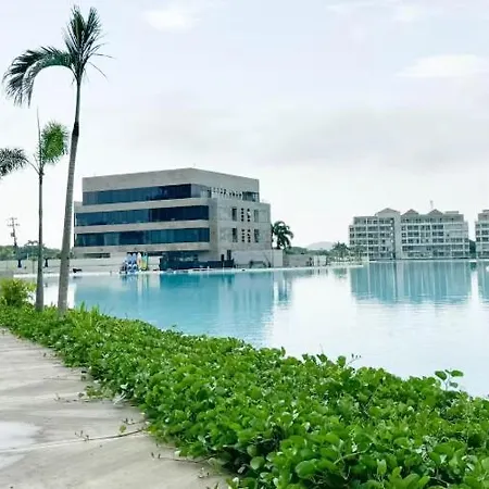 Apartamento Con Piscina, Playa Y Cerca Aeropuerto De *
