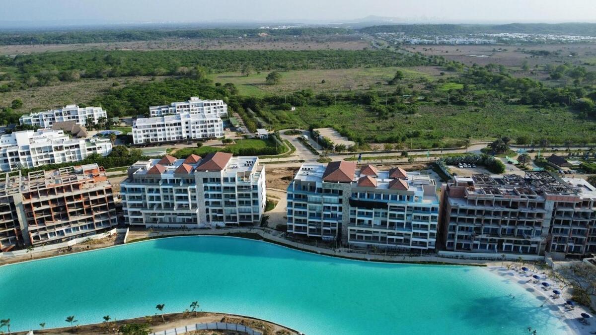 Apartamento Con Piscina, Playa Y Cerca Aeropuerto De *