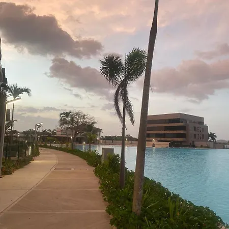 Apartment Con Piscina, Playa Y Cerca Aeropuerto De *