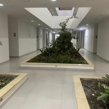 Apartment Con Piscina, Playa Y Cerca Aeropuerto De